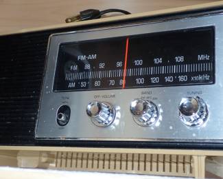 VINTAGE RADIO