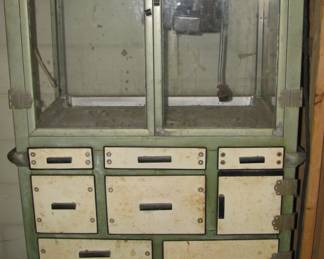 Vintage popcorn machine