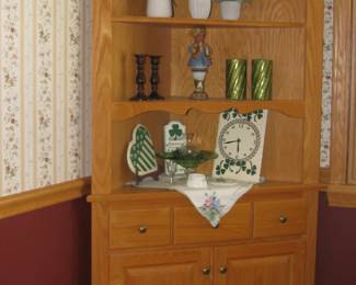 Corner cupboard