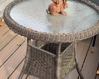 wicker table 