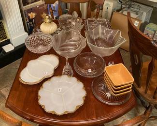 Drop leaf table
3 maple chairs