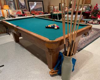 POOL CUES 