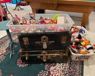 BEANIE BABIES & CHRISTMAS ORNAMENTS