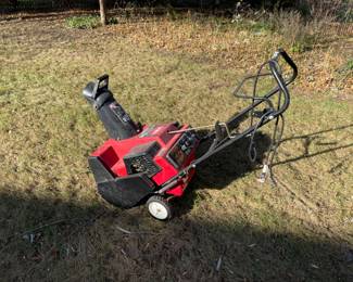 TORO SNOWBLOWER