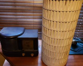 Radio and lamp.