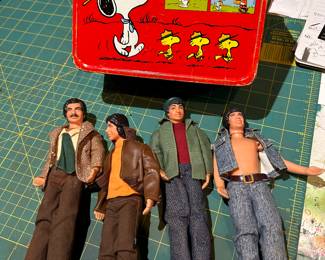 Peanuts metal lunchbox. 1976 “Welcome Back Kotter” & the Sweathogs!  figurines (Mr.Kotter, Horshack, Epstein, & Vinnie Barbarino aka John Travolta)