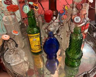 Miniature vintage perfume bottles w/wire art