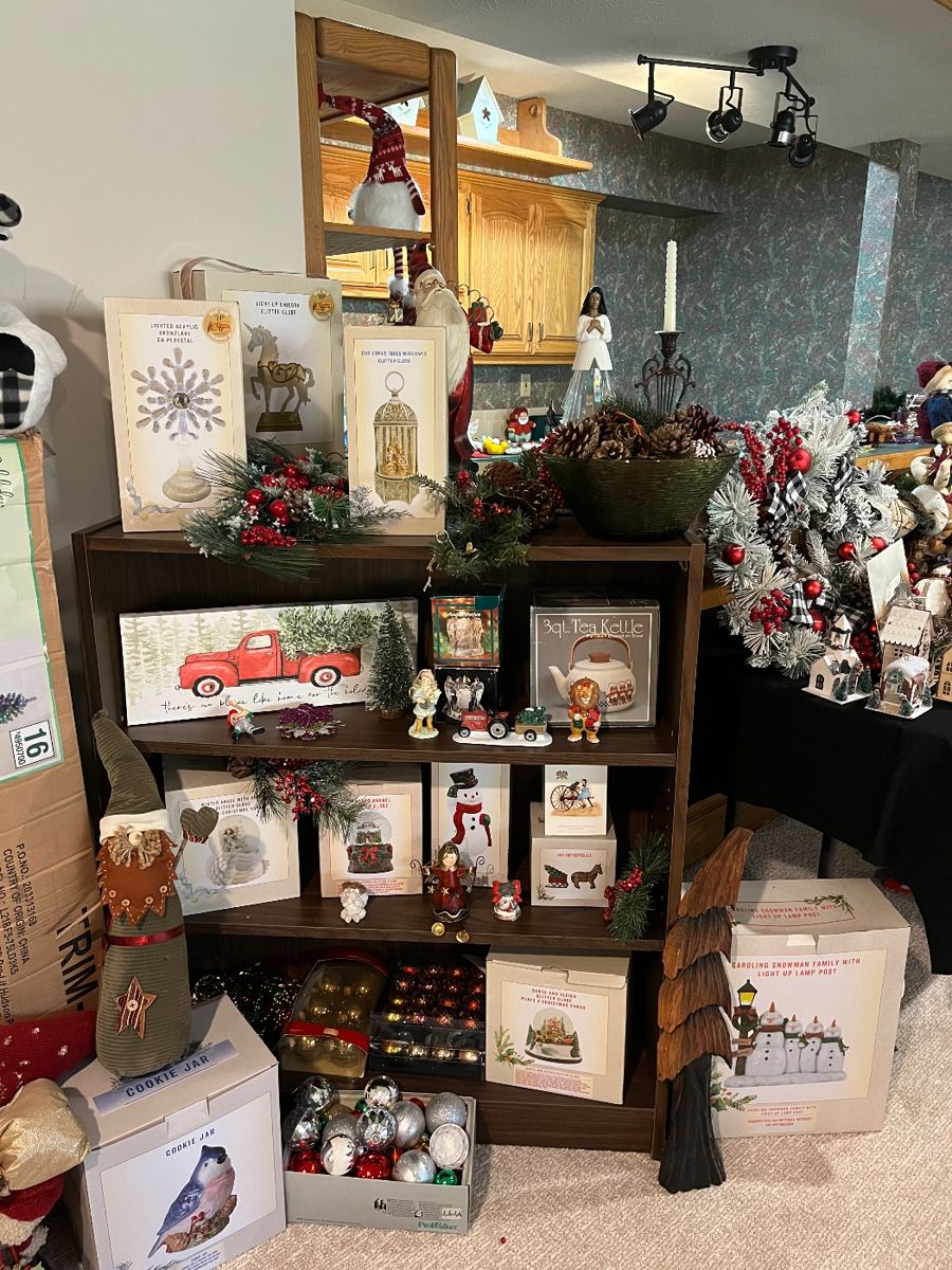 Estate Chics Estate Sale in The Moorings starts on 11/9/2023