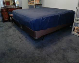KING MATTRESS & BOX SPRING SET