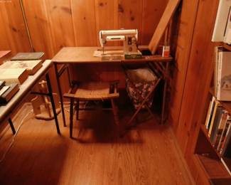 SINGER SEWING MACHINE