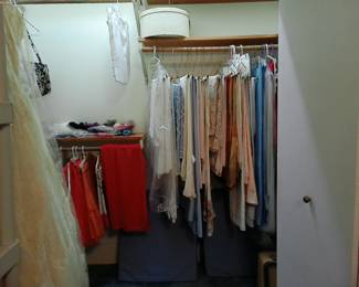 TABLECLOTHS, RUNNERS & NAPKINS