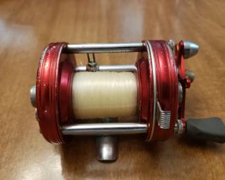 FISHING REEL