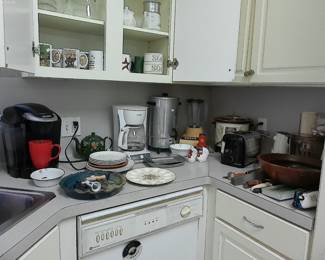 KITCHENWARE & SMALL KITCHEN APPLIANCES