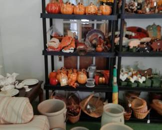THANKSGIVING & HALLOWEEN DECOR
