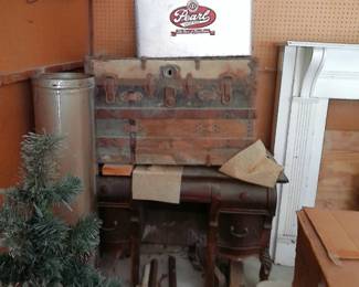 PEARL BEER COOLER, TRUNK & VANITY