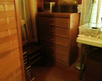 CHEST OF DRAWERS