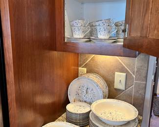 Noritake ‘Serene Garden’ china set