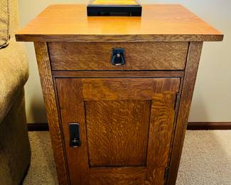 Like New Stickley single-drawer cabinet