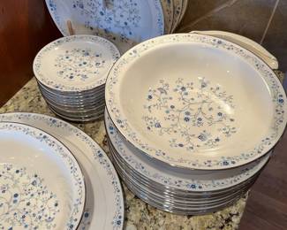 Noritake ‘Serene Garden’ china set