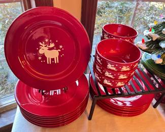 Waechtersbach ‘Emma’ dinnerware in Like New condition!  This is a setting for 12 but will be sold Open Stock