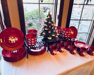 Waechtersbach ‘Emma’ dinnerware in Like New condition!  This is a setting for 12 but will be sold Open Stock