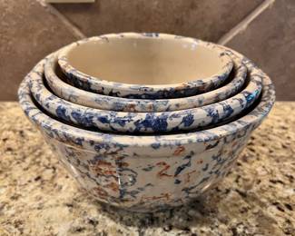 Set of four Red Wing sponge ware nesting bowls in excellent vintage condition