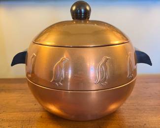 c.a. 1950’s West Bend ‘Penguin’ copper ice bucket with Bakelite handles and button topper
