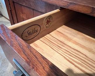 1910 design by L. & J.G. Stickley for the reissued ‘Mission Collection’ Sideboard in Like New condition