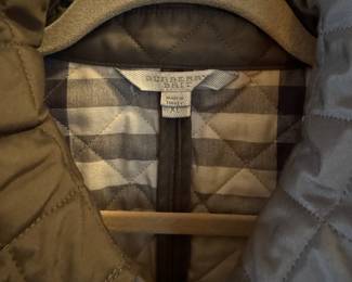 Ladies Burberry quilted jacket in Like New condition