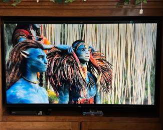 Samsung 55” Class Q80T QLED 4K UHD SMART tv with Rocketfish full-motion wall mount.  Original tv stand is also included