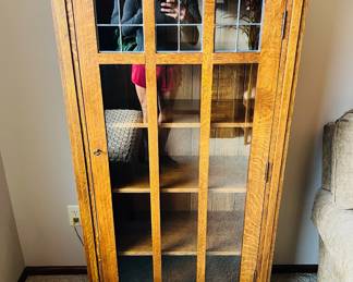 Like New Stickley single door bookcase