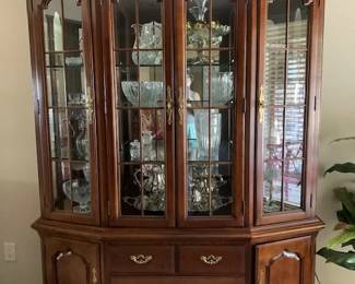 Thomasville china cabinet