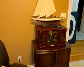 Sail Boat / Radio