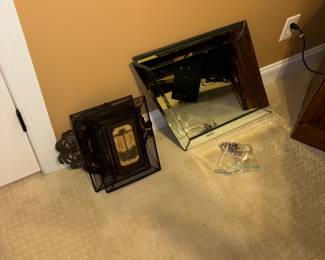 Wall Decor and Mirror 