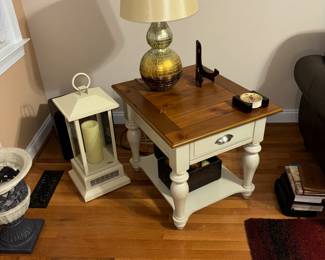 End Tablr , Lamp and home decor 