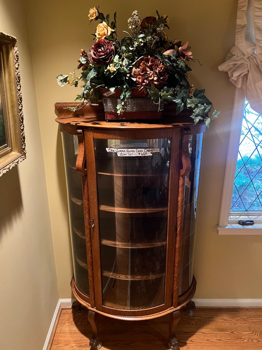 Clean Leawood Estate Pence Estate Sales starts on 11/16/2023