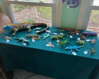 Geckos in all sizes and colors