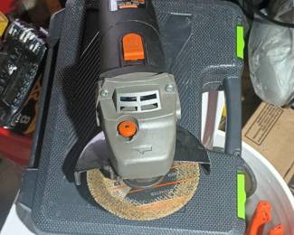 Grinder and tool lots