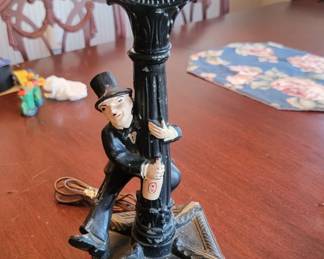  STYLIS ELECTRIC CAST IRON LAMP POST CLOCK WITH DRUNKEN MAN