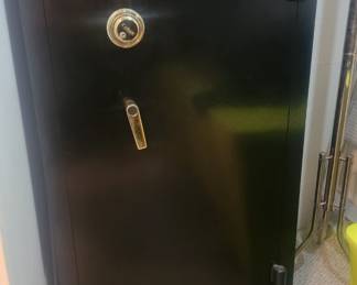 COBALT H SERIES 15 LONG GUN SAFE.  IN BASEMENT. 450 LBS