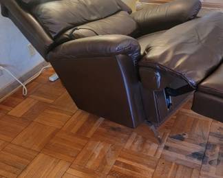 BRAND NEW IN 4/23 FROM ASHLEY.  POWER LIFT CHAIR