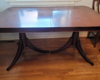 DUNCAN PHYFE STLE DINING TABLE WITH 6 CHAIRS & 3 LEAVES