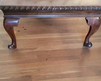 ANTIQUE WOOD COFFEE TABLE WITH DRAWER