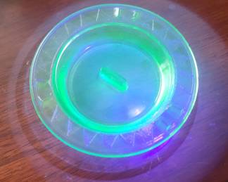 GREEN URAMIUN GLASS DISH