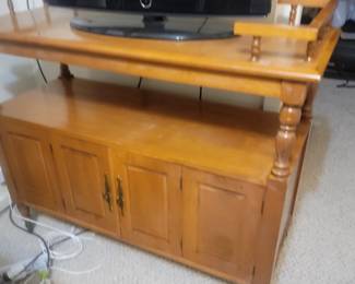 MAPLE STAND WITH CABINET