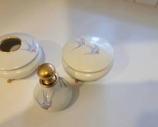 PORCELAIN VANITY SET