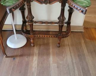 ANTIQUE SMOKE TABLE WITH 2 SLIDE OUT ASHTRAYS.  GREEN URAMIUM GLASS ASHTRAYS
