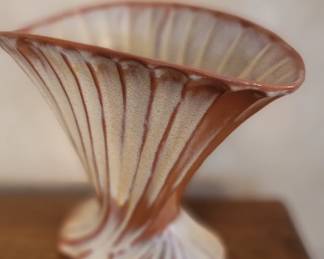 FRANKOMA PLAINSMAN FAN VASE