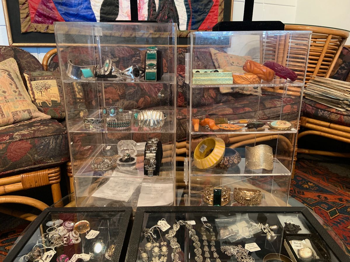 FUN ECLECTIC ANTIQUE & VINTAGE ESTATE SALE starts on 11/10/2023