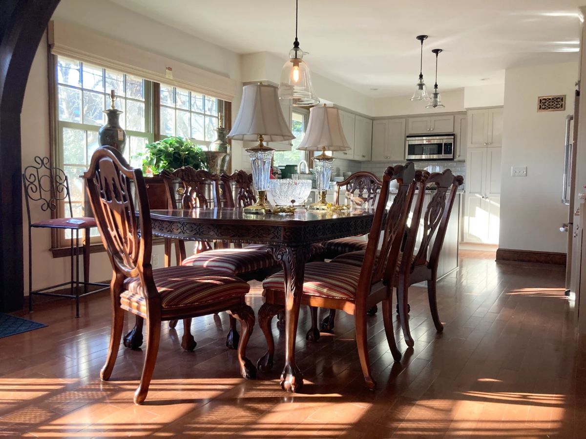 Leawood Estate Sale / Antique & Contemporary... starts on 12/1/2023